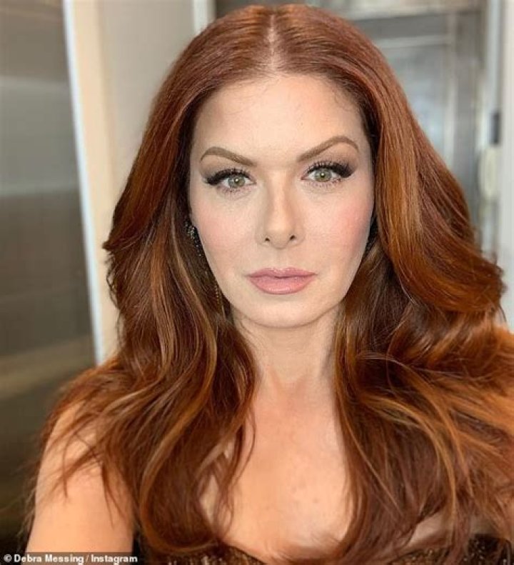 Debra Messings Selfie of Her Hair in Its Natural State ·