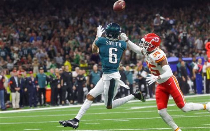DeVonta Smith Biography, Age, Height, Wife, Net Worth, Family