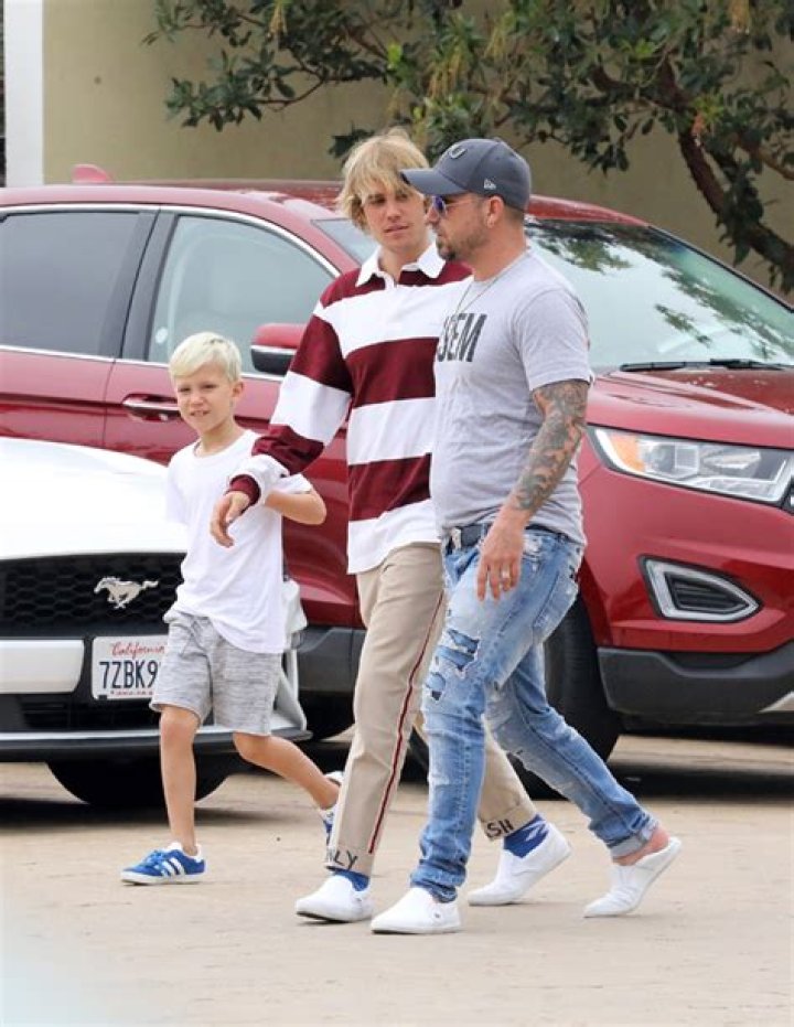 Is Justin Bieber's Dad Alive