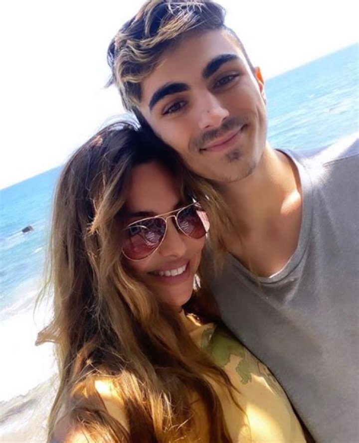 Is Vanessa Marcil Married? Her Bio, Age, Husband, Kids, Height, Weight and Net worth
