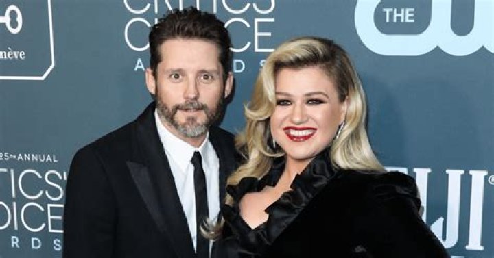 Kelly Clarkson Age, Net Worth, Boyfriend, Family & Biography