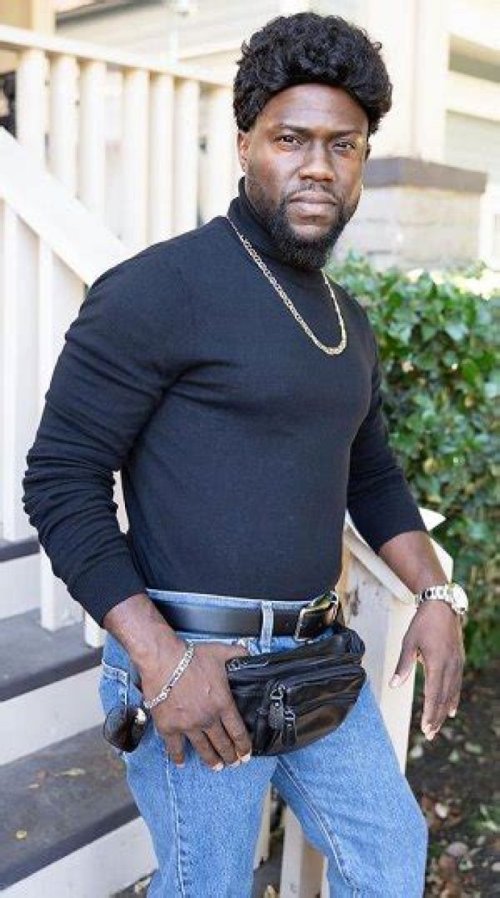 Kevin Hart Dressed As The Rock