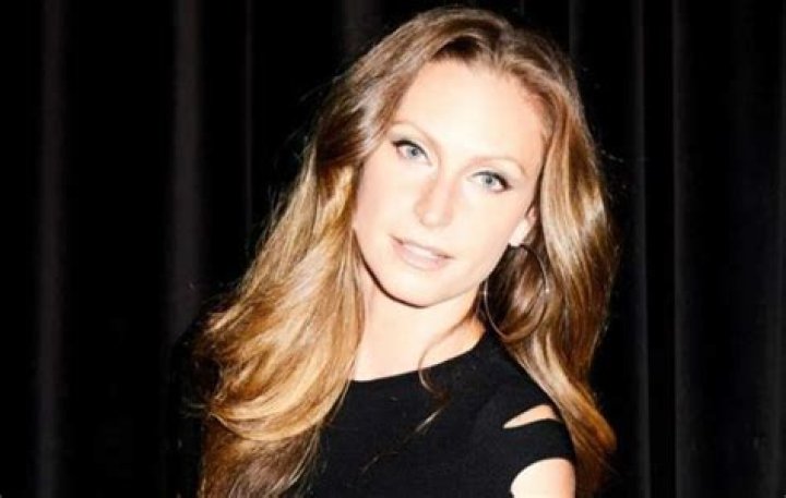 Lauren Hashian Biography - ZBlogX