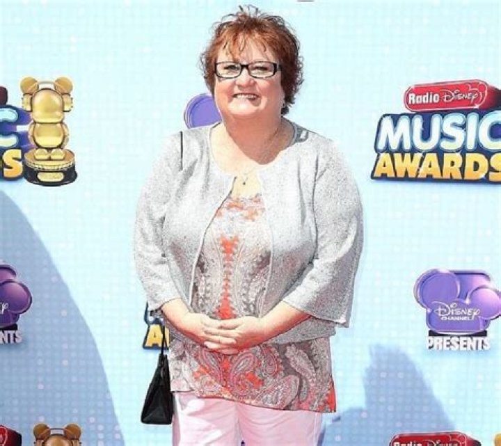 Maile Flanagan Biography, Net Worth, Wiki, Age, Life Story ·