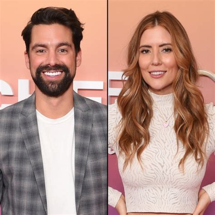 Michael and Danielle leave Bachelor In Paradise as a couple |