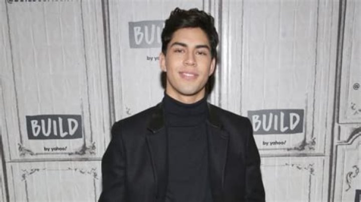 Niko Guardado Bio, Age, Height, Girlfriend, Family, TV Shows and Net Worth ·