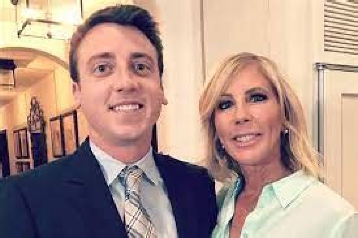 Vicki Gunvalson Biography, Age, Height, Husband, Net Worth, Family ·