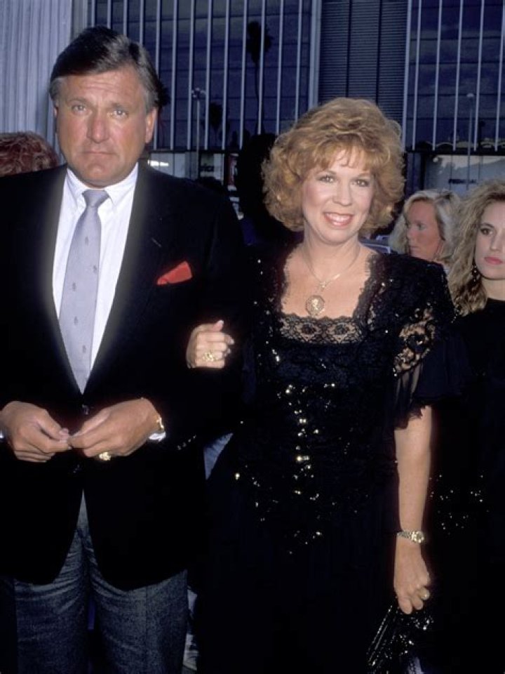Vicki Lawrence Spouse