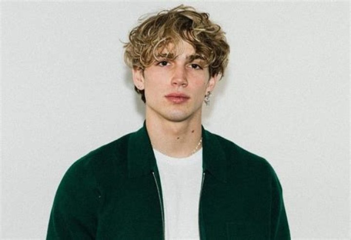 Vinnie Hacker Age, Net Worth, Girlfriend, Family and Biography (Updated 2023) ·