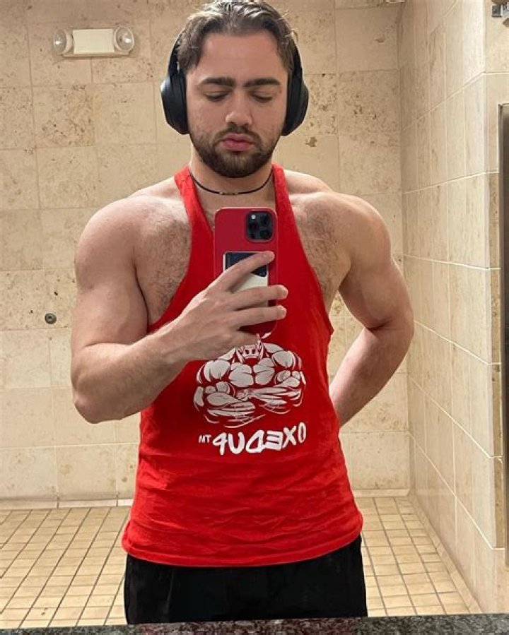 Who Is Mizkif Daughter? Wife Age Height And Net Worth 2023