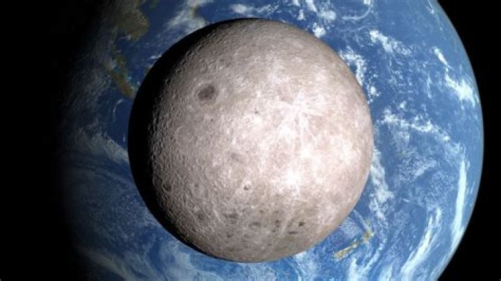 Why dont we ever see the far side of the moon? ·
